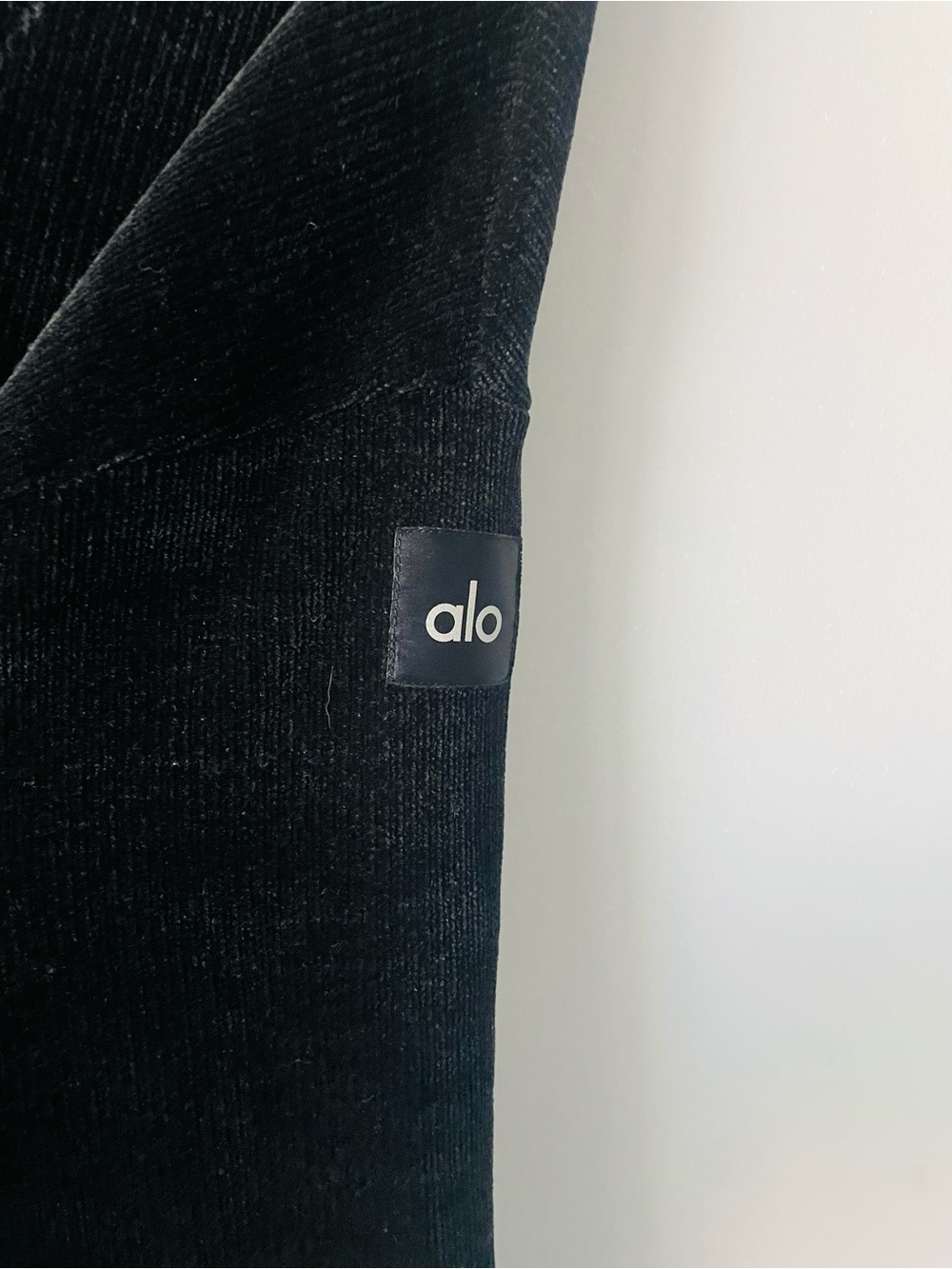 ALO Chenille Yoga Black Cropped Cardigan Wide-Leg Set - Picture 5 of 8